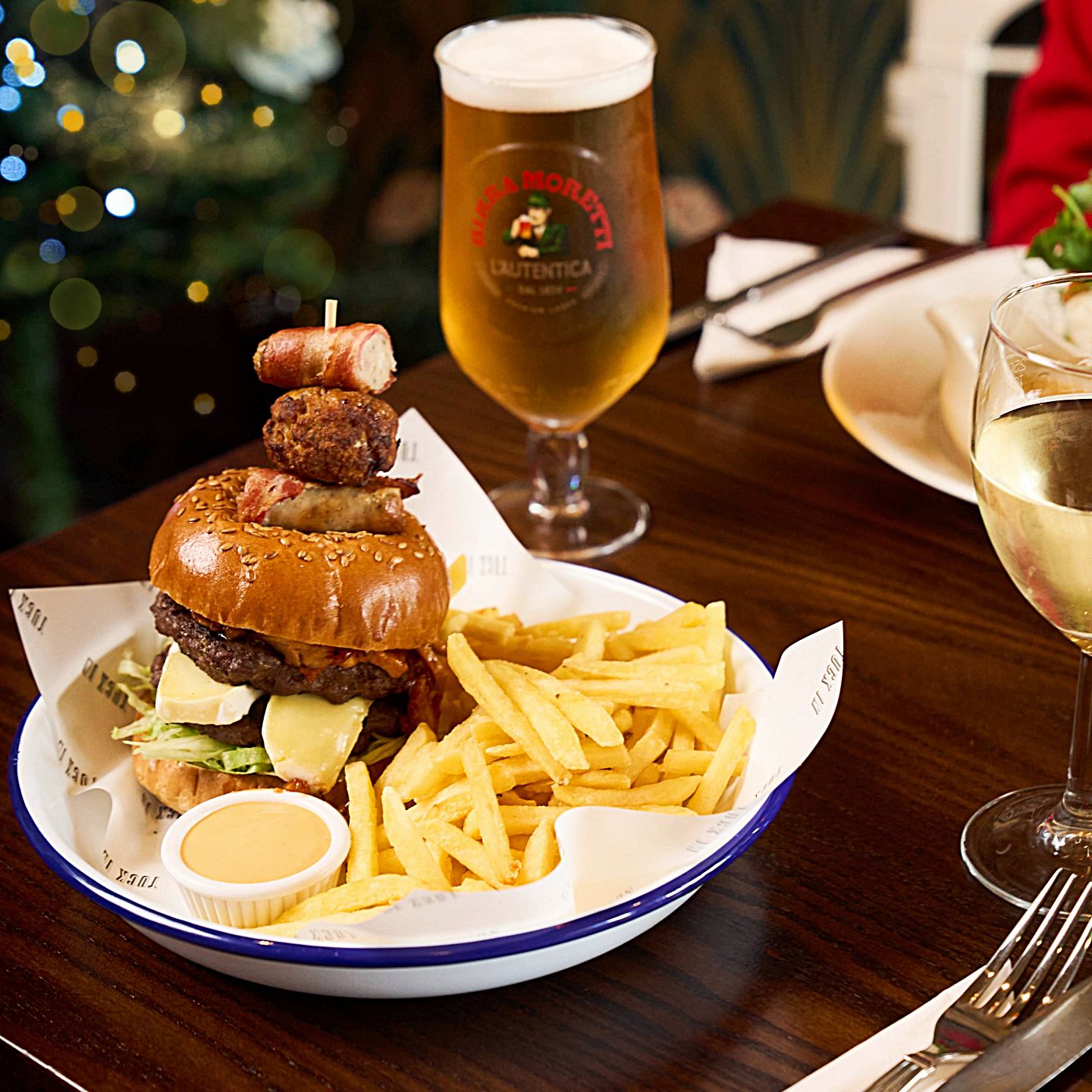 Festive Lunch & Dinner at The Woodman in Dudley